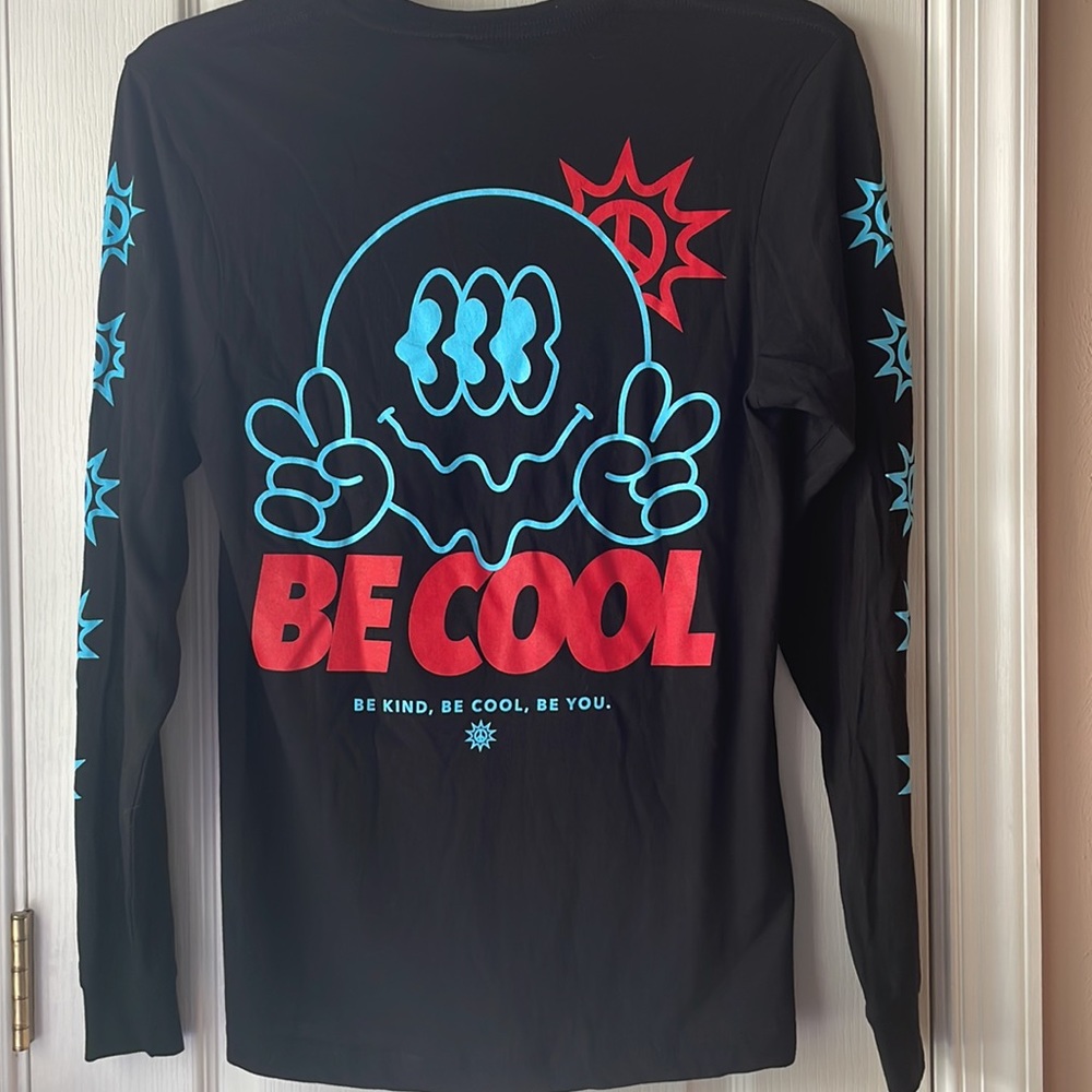 NWT Be Cool Smiley Tee
